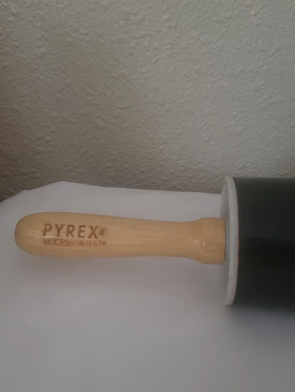 Vintage Pyrex Accessories Easy-Clean Non-Stick Rolling Pin - Black & Wood, 18